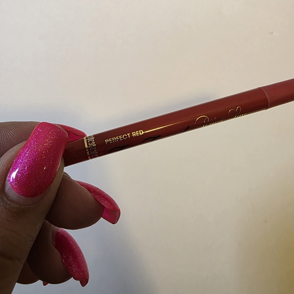 Red Lip Pencils - Picture 2 of 4